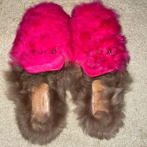 Gucci pink furry slides